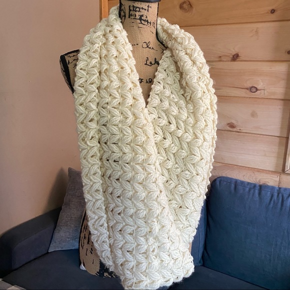 American Eagle Knit Infinity Scarf